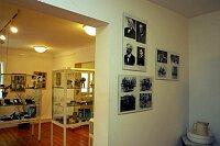 Ausstellung &quotFaszination Bart"
Erffnung am 19. Mrz 2004 im Leinfelder Haus in Leinfelden durch Oberbrgermeister Roland Klenk und Jrgen Burkhardt, Prsident und &quotAusstellungsmacher" von Bart & Kultur Club &quotBelle Moustache" e.V