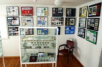 Ausstellung &quotFaszination Bart"
Erffnung am 19. Mrz 2004 im Leinfelder Haus in Leinfelden durch Oberbrgermeister Roland Klenk und Jrgen Burkhardt, Prsident und &quotAusstellungsmacher" von Bart & Kultur Club &quotBelle Moustache" e.V