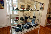 Ausstellung &quotFaszination Bart"
Erffnung am 19. Mrz 2004 im Leinfelder Haus in Leinfelden durch Oberbrgermeister Roland Klenk und Jrgen Burkhardt, Prsident und &quotAusstellungsmacher" von Bart & Kultur Club &quotBelle Moustache" e.V